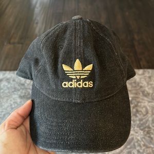 Adidas’s dad hat dark fade gray euc